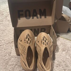 Kids Tan Foam Shoes